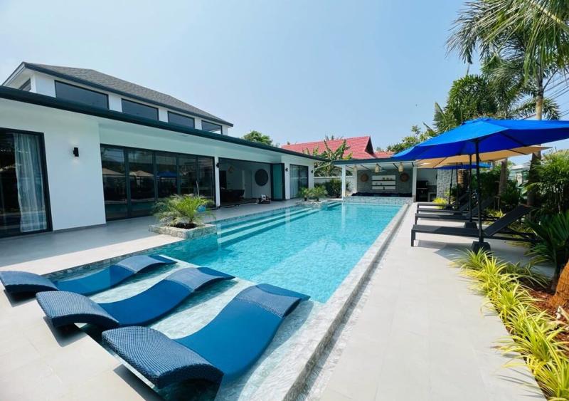 Modern and luxury villa 
