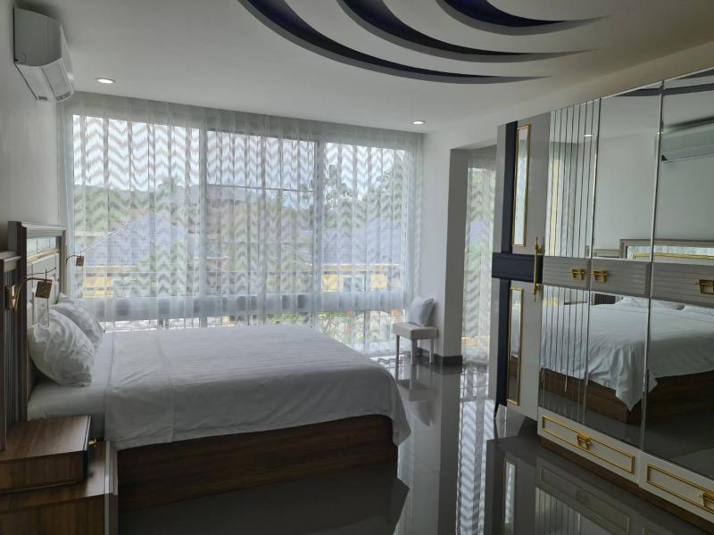4 Bedroom pool villa