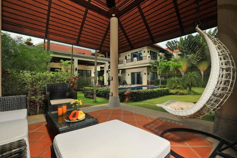 Luxury pool villa naiharn ban bua