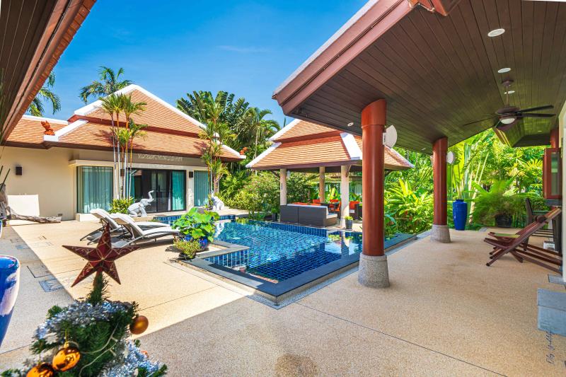 Huge 4 bedroom private pool villa in mint condition - Baan Bua Naiharn 