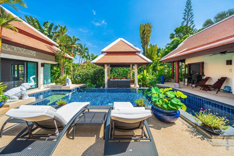 Huge 4 bedroom private pool villa in mint condition - Baan Bua Naiharn 