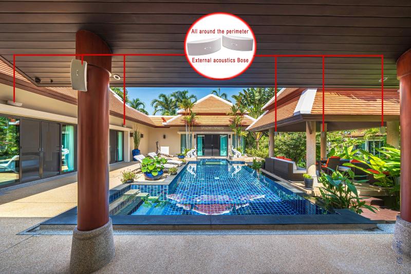 Huge 4 bedroom private pool villa in mint condition - Baan Bua Naiharn 